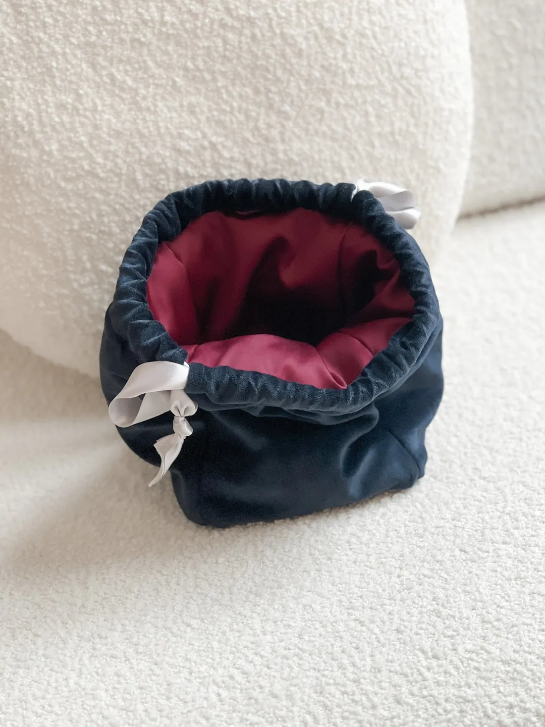 La Bonne Brosse Our Pouches|Our Accessories*Midnight Blue Velvet Pouch