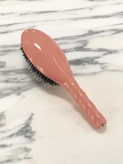 La Bonne Brosse Our Hair Brushes*N.03 The Gentle Scalp Care Hair Brush THE ESSENTIAL SOFTNESS Coral
