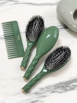 La Bonne Brosse Our Hair Brushes*N.03 The Gentle Scalp Care Hair Brush THE ESSENTIAL Almond Green