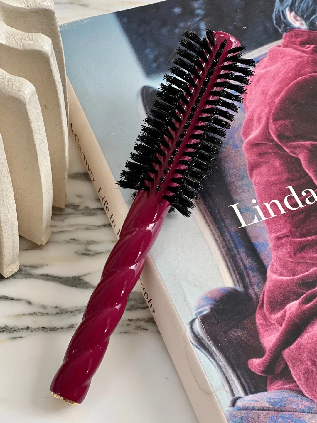 La Bonne Brosse Our Round Styling Hair Brushes*N.05 The Round Hair Brush VOLUME & STYLE Cherry Red