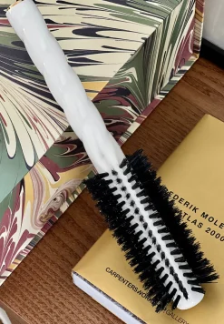 La Bonne Brosse Our Round Styling Hair Brushes*N.05 The Round Hair Brush VOLUME & STYLE Creamy White
