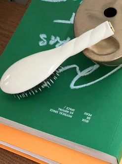 La Bonne Brosse Our Hair Brushes|Our Small Brushes*N.02 The Small Care & Detangling Hair Brush THE ESSENTIAL Creamy White