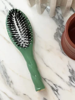 La Bonne Brosse Our Hair Brushes|Our Small Brushes*N.03 The Small Gentle Scalp Care Hair Brush THE ESSENTIAL SOFTNESS Almond Green