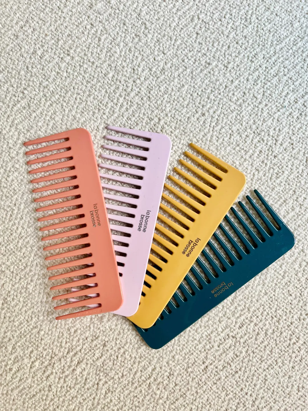 La Bonne Brosse Our Detangling Combs*The Large Detangling Comb in Acetate Saffron Yellow