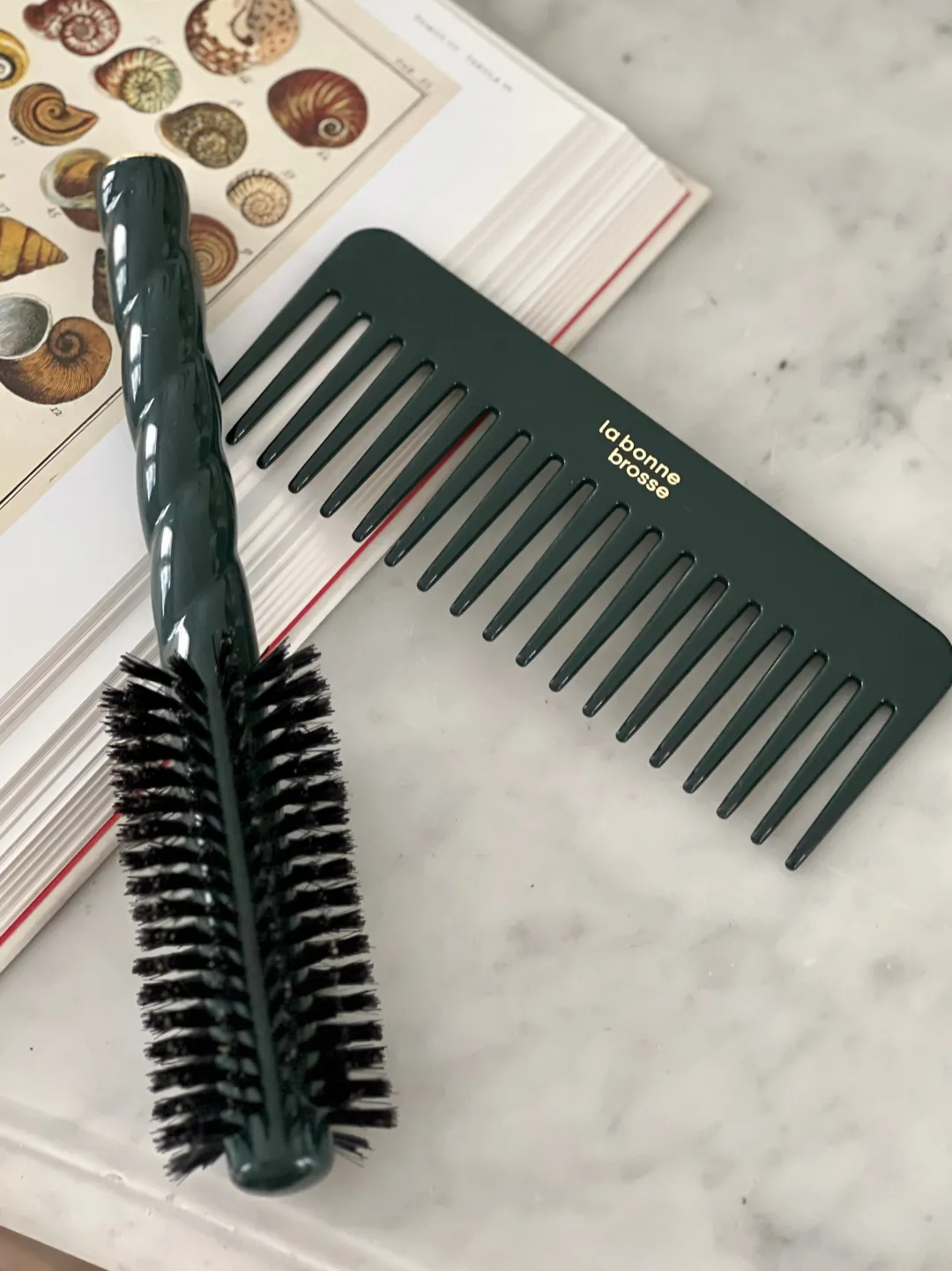 La Bonne Brosse Our Round Styling Hair Brushes|Our Detangling Combs*The Large Detangling Comb in Acetate Emerald Green