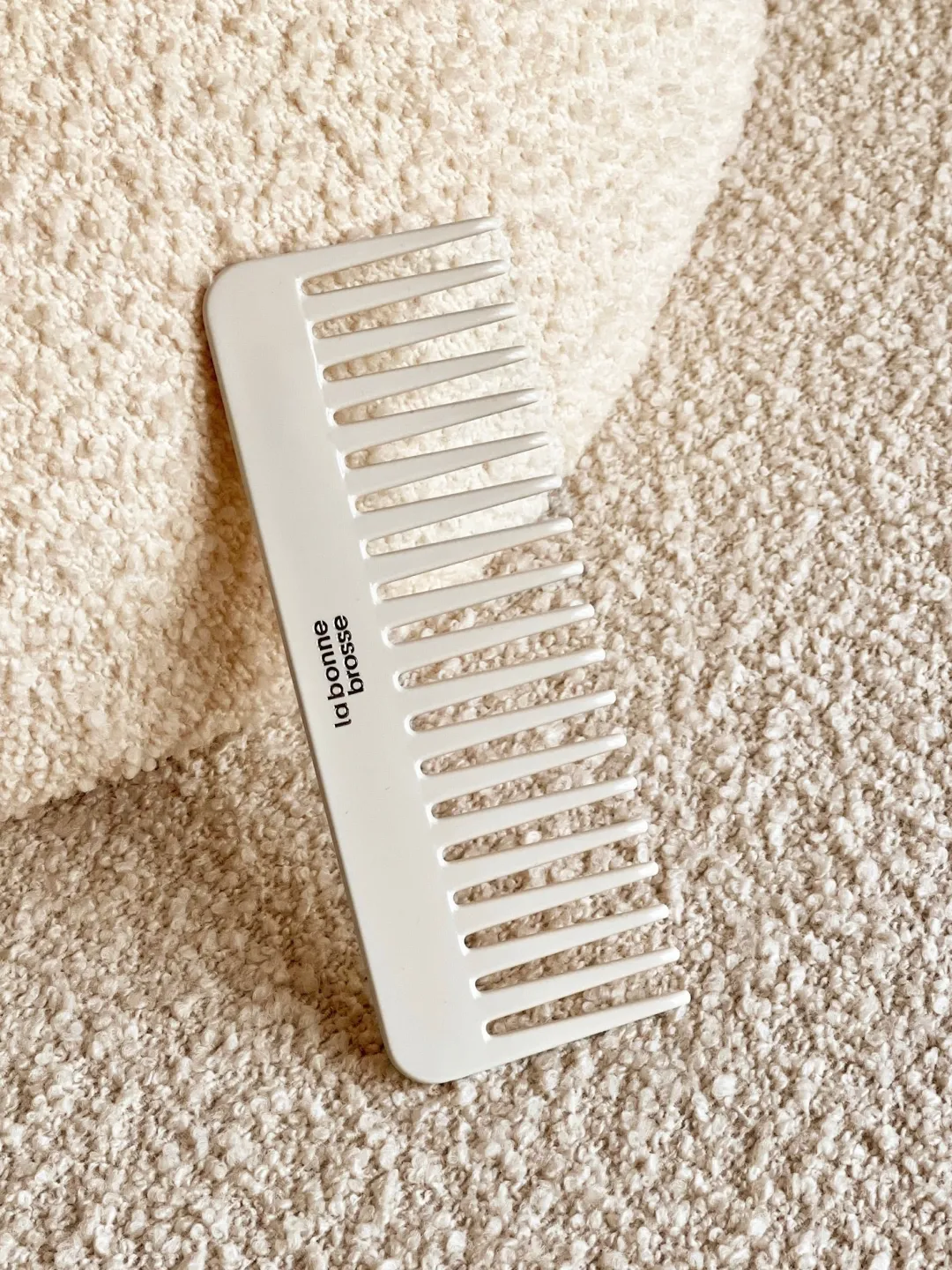 La Bonne Brosse Our Round Styling Hair Brushes|Our Detangling Combs*The Large Detangling Comb in Acetate Creamy White