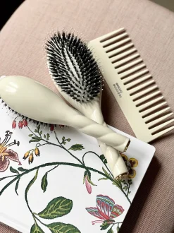 La Bonne Brosse Our Round Styling Hair Brushes|Our Detangling Combs*The Large Detangling Comb in Acetate Creamy White